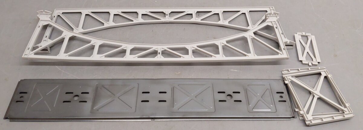 Lionel 6-12770 O Gauge Arch Under Bridge Kit EX/Box