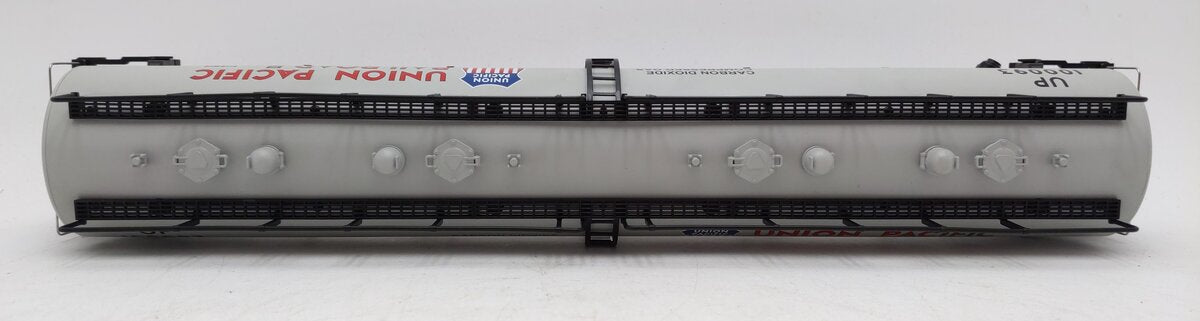 MTH 20-90022A O Gauge Union Pacific 20,000 Gallon 4-Compartment Tank #100093 EX/Box