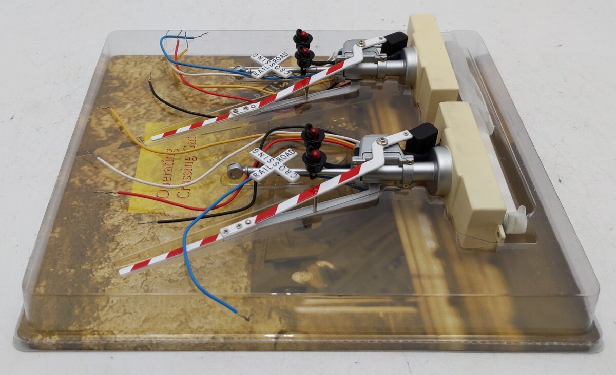 MTH 30-11012 O Gauge Operating Crossing Gates Signal (Box of 2) EX/Box