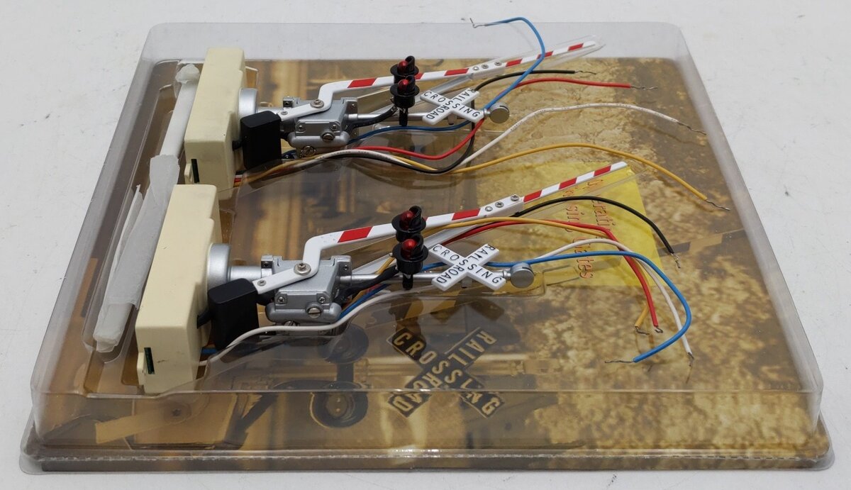 MTH 30-11012 O Gauge Operating Crossing Gates Signal (Box of 2) EX/Box