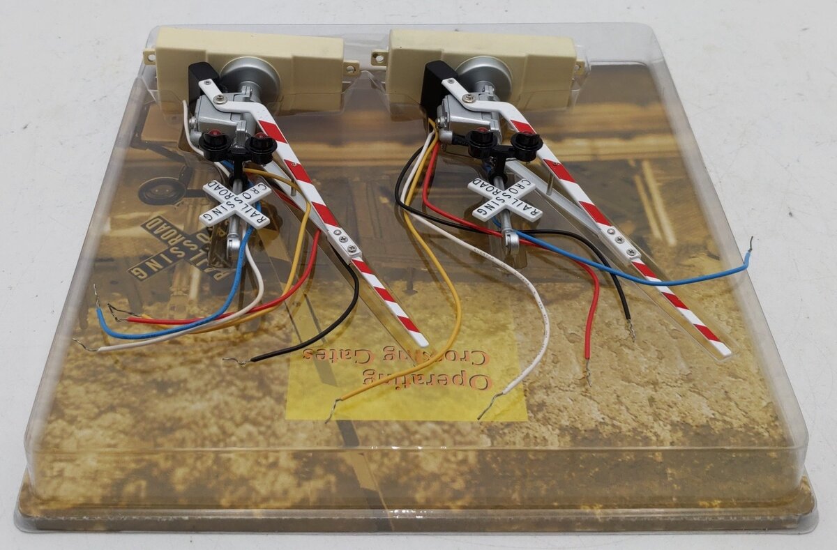 MTH 30-11012 O Gauge Operating Crossing Gates Signal (Box of 2) EX/Box