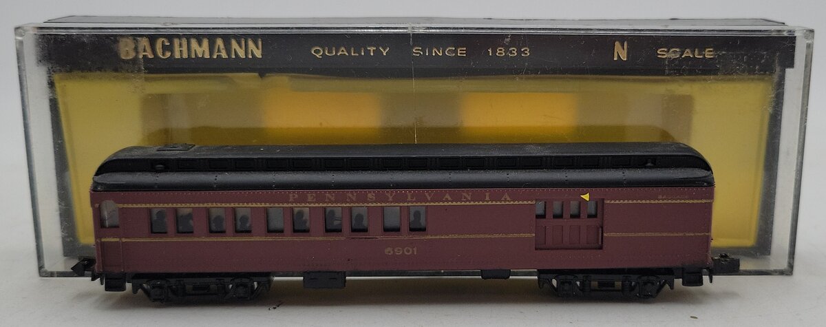 Bachmann 5601 N Scale Pennsylvania Railroad 65' Standard Combine Car #6901 EX/Box