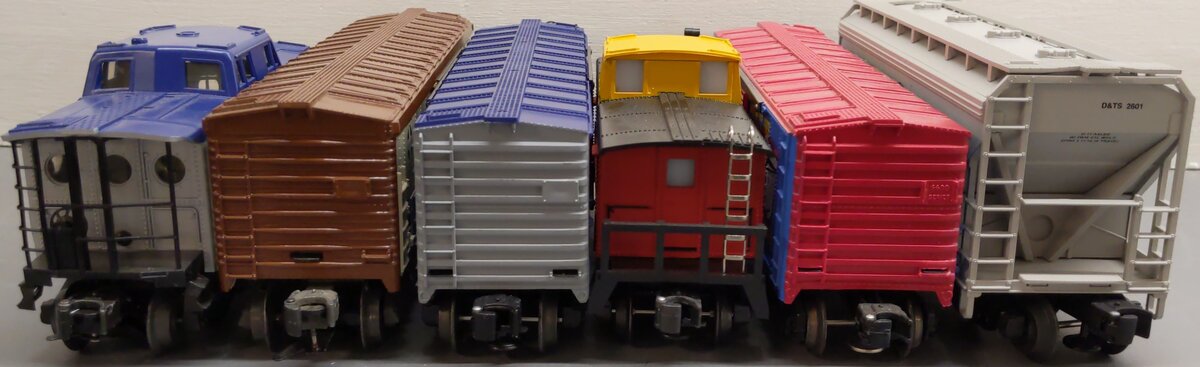 Assorted O Scale Freight Cars- 6460, 2601, 6111891, 2332, 6672, 1999 [6] EX