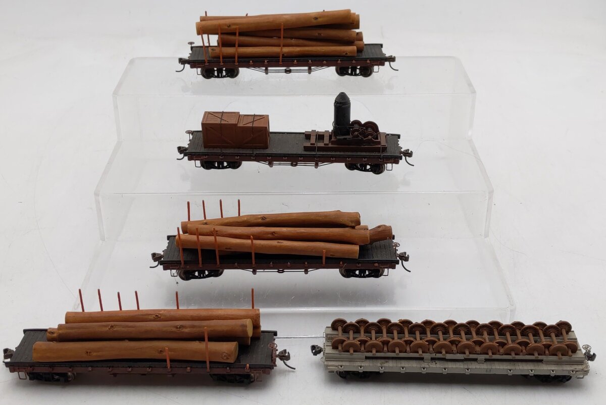 Bachmann/Other HO Scale Flat Cars w/Loads [5] VG