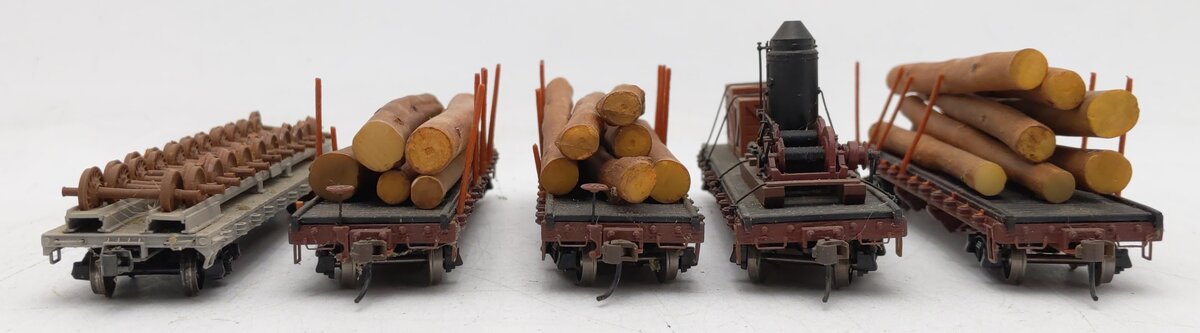Bachmann/Other HO Scale Flat Cars w/Loads [5] VG