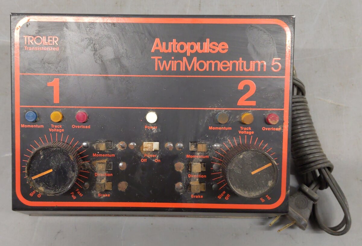 Troller 8000 Autopulse Twin Momentum 5 Transistorized Model Railroad Power Pack VG