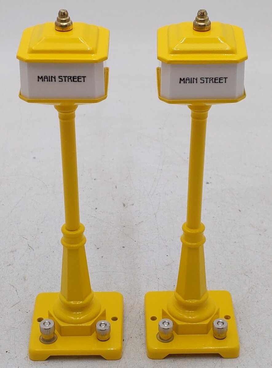 MTH 20-1028 O Gauge Yellow Street Lamp Accessory (Pair of 2) LN/Box