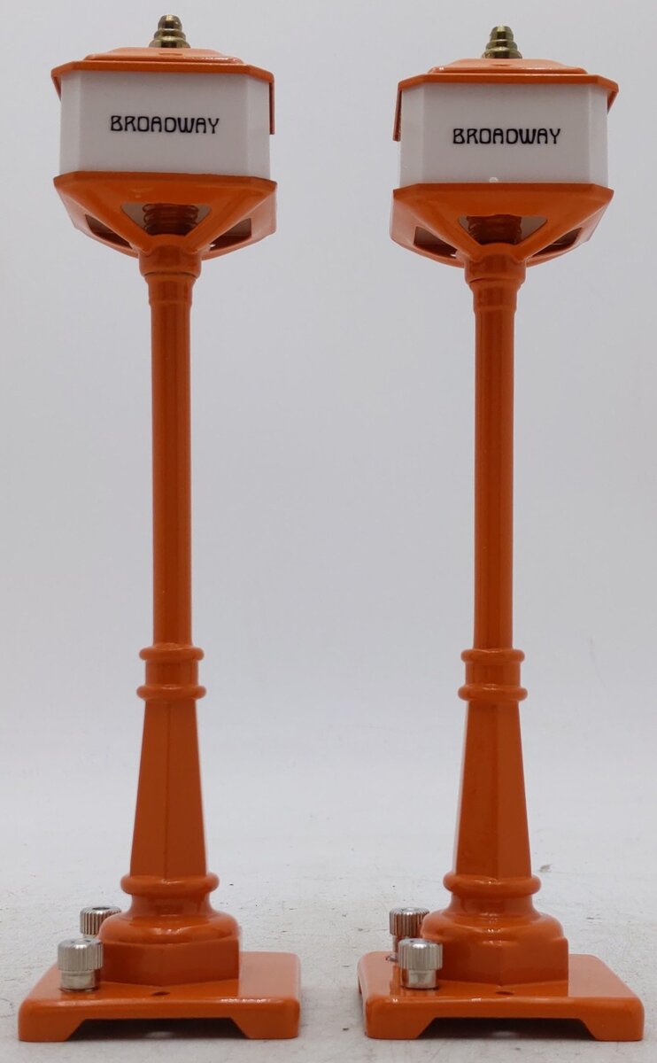 MTH 20-1029 #57 Orange Street Lamps (Set of 2) LN/Box