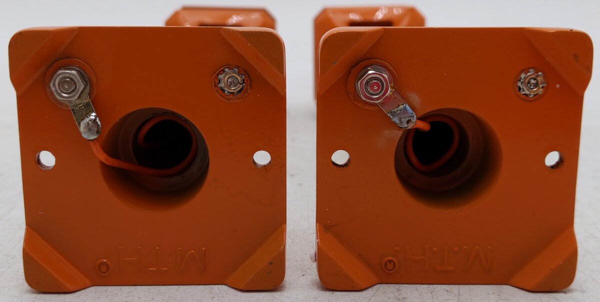 MTH 20-1029 #57 Orange Street Lamps (Set of 2) LN/Box