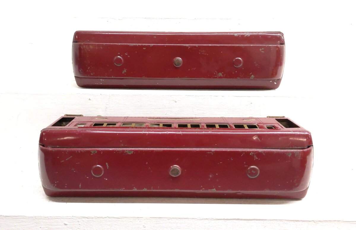 Lionel Standard Vintage Tinplate Passenger Cars: 319, 322 [2]