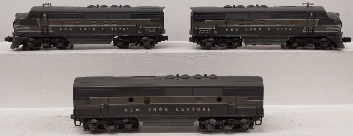 Lionel 2344 Vintage O New York Central F-3 AA Diesel Locomotive Set EX