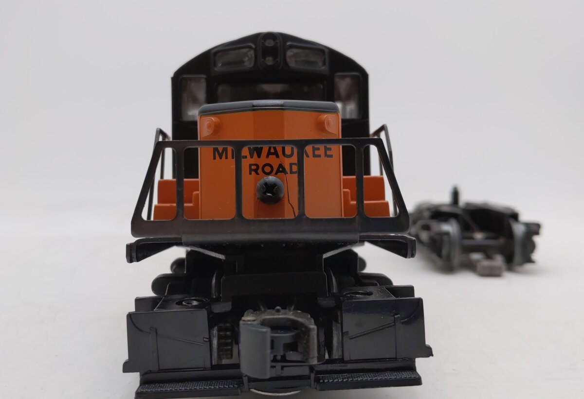 Lionel 6-8855 O Gauge Milwaukee Road SD-18 Powered Diesel Locomotive VG/Box