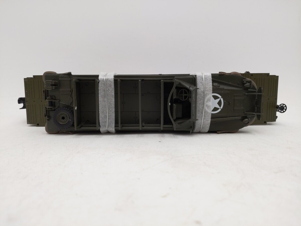 MTH 30-70105D U.S. Army Flat Car w/(1) GMC DUKW 353 #4288 LN/Box