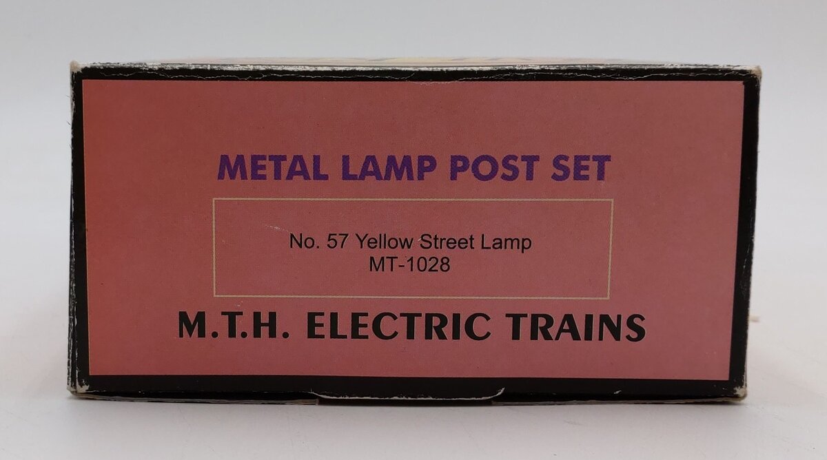 MTH 20-1028 #57 O Scale Yellow Metal Lamp Post Set (Set of 2) NIB
