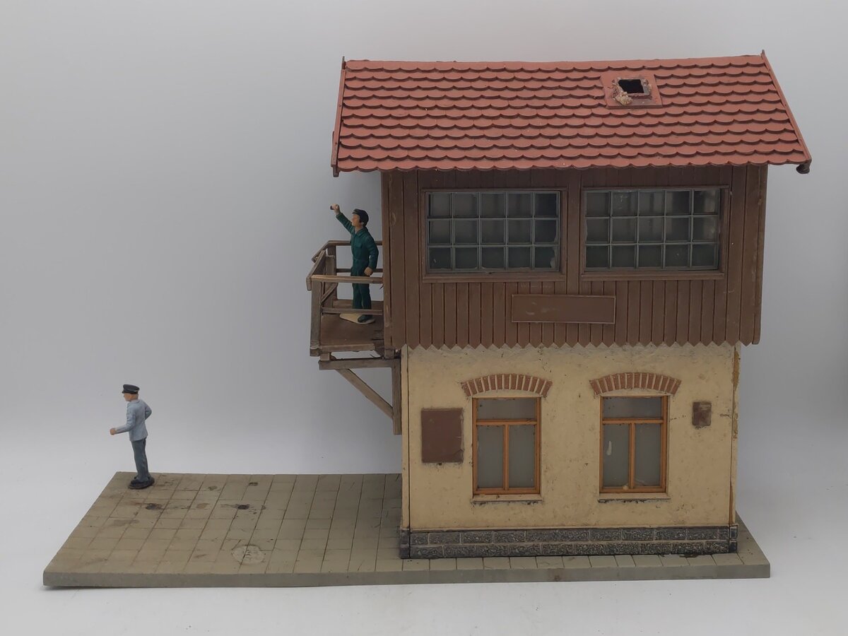 Pola G Scale Plastic 2 Story Building