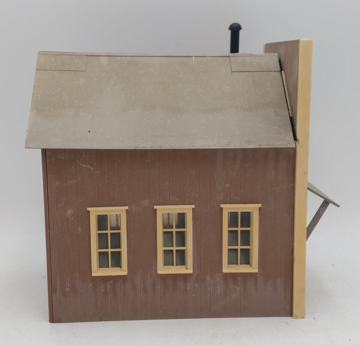Piko G Scale Building - Assembled VG