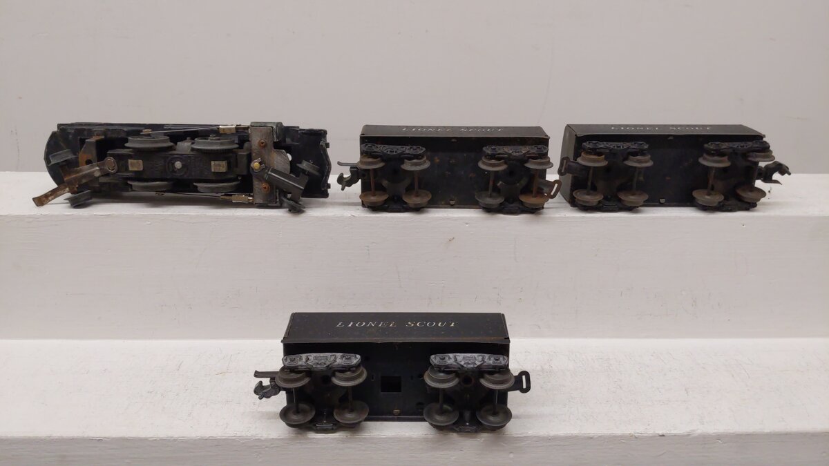 Lionel Vintage O Steam Locomotive & (3) Lionel Scout Tenders