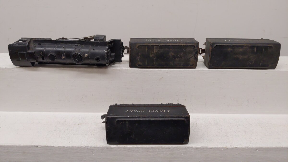 Lionel Vintage O Steam Locomotive & (3) Lionel Scout Tenders