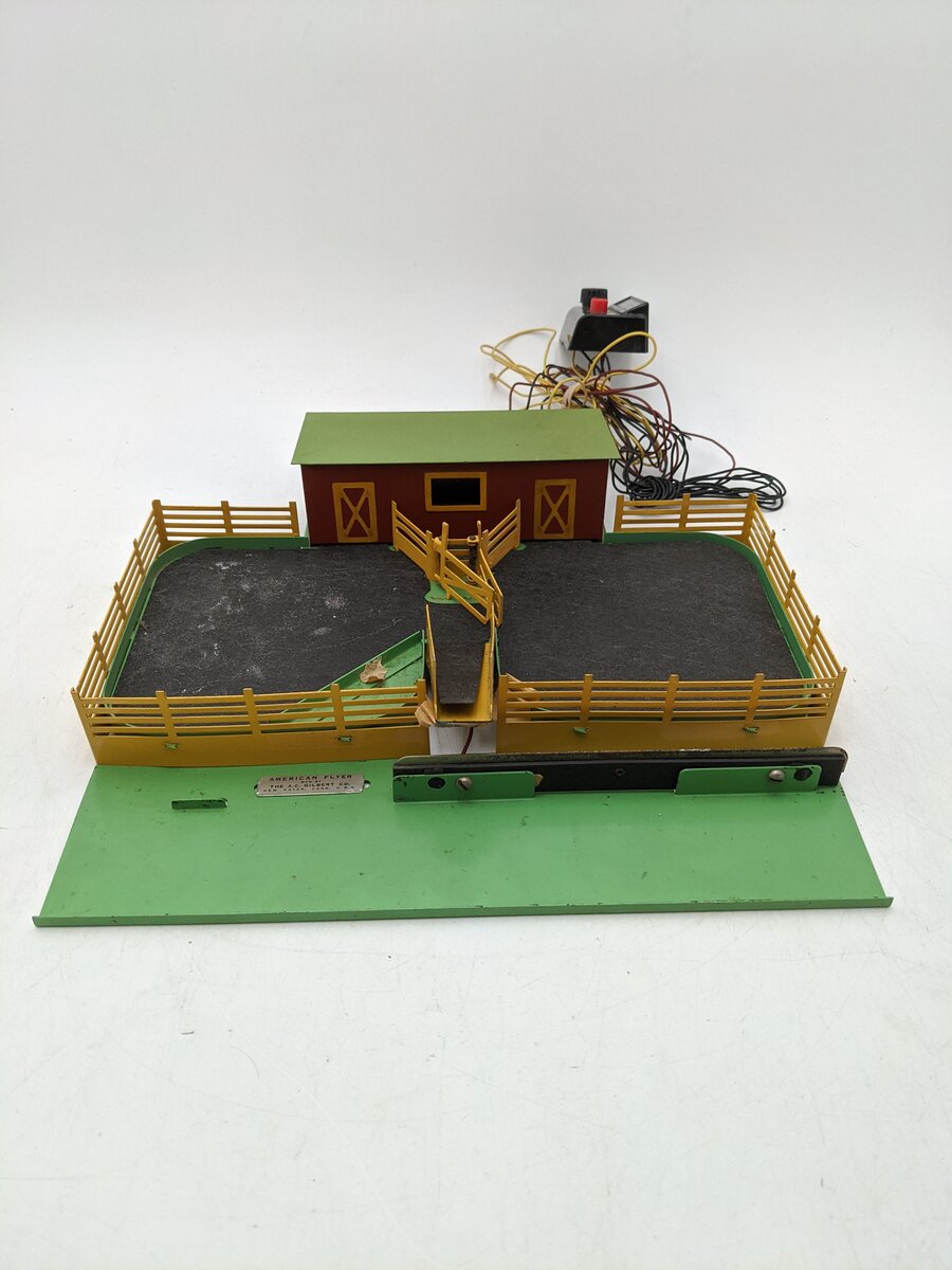 American Flyer 771 Vintage S Operating Cattle Stockyard With Stock Car 736 VG