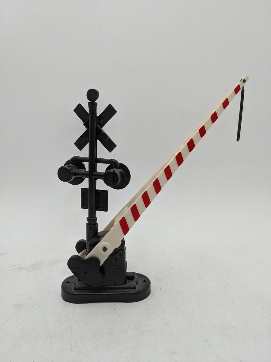 Lionel 6-62162 O Gauge Operating Crossing Gate & Signal EX/Box