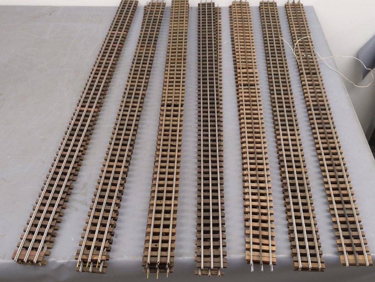 Gargraves WT-201-37 O 37" Regular Tinplate 3-Rail Straight Track Sections (15) VG