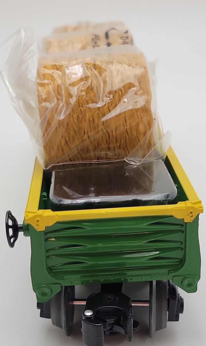 Lionel 6-84482 O John Deere Gondola with Hay Bails LN/Box