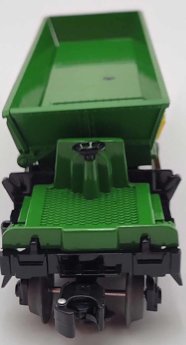 Lionel 6-84784 O John Deere Harvest Dump Car LN/Box