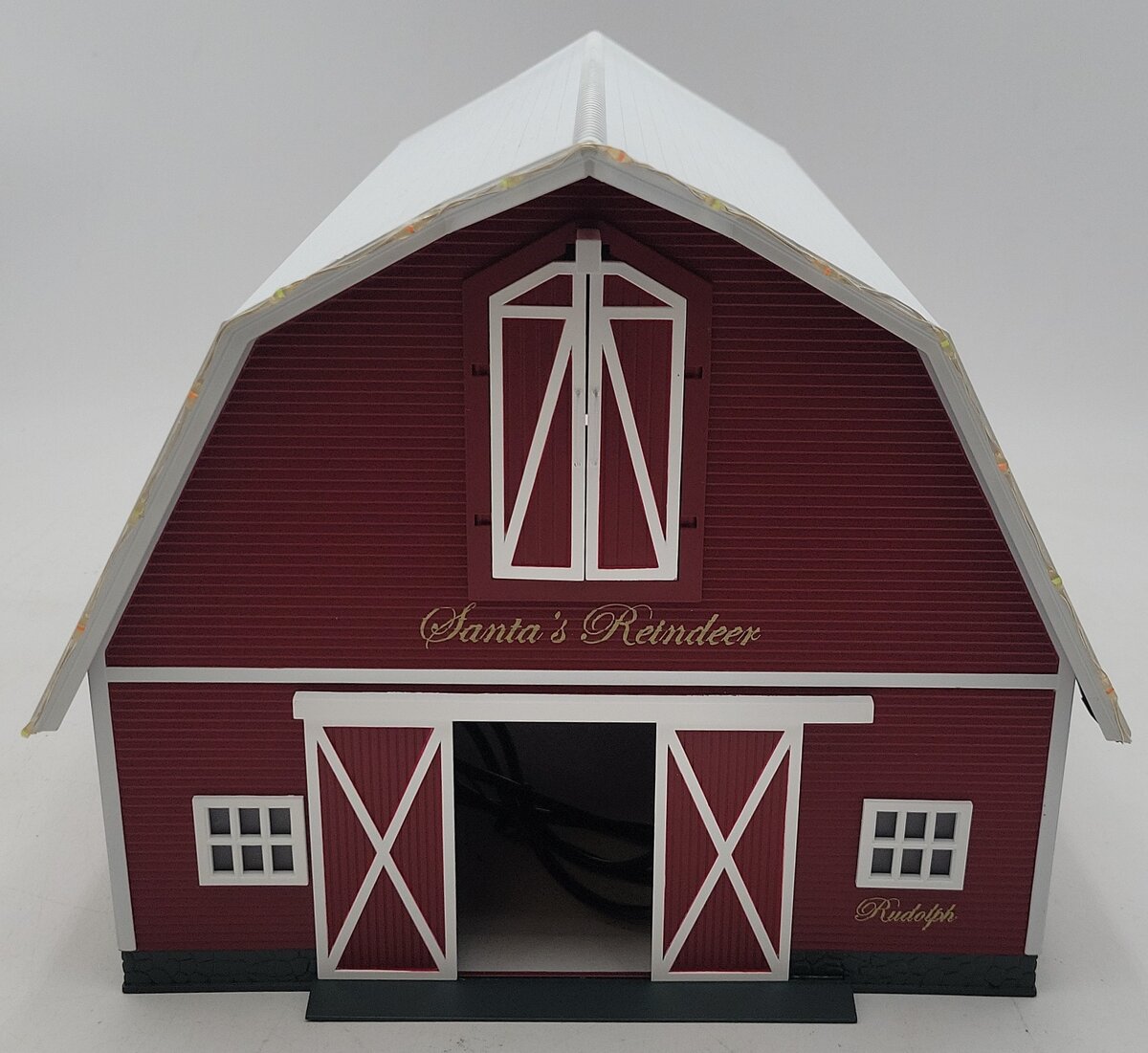 Lionel 2229120 O Assembled Plug-Expand-Play Christmas Barn