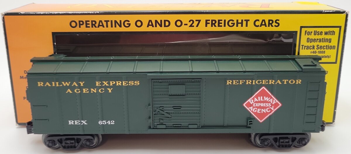 MTH 30-79475 O Railway Express Agency Operating Boxcar with Signal Man #6542     LN/Box