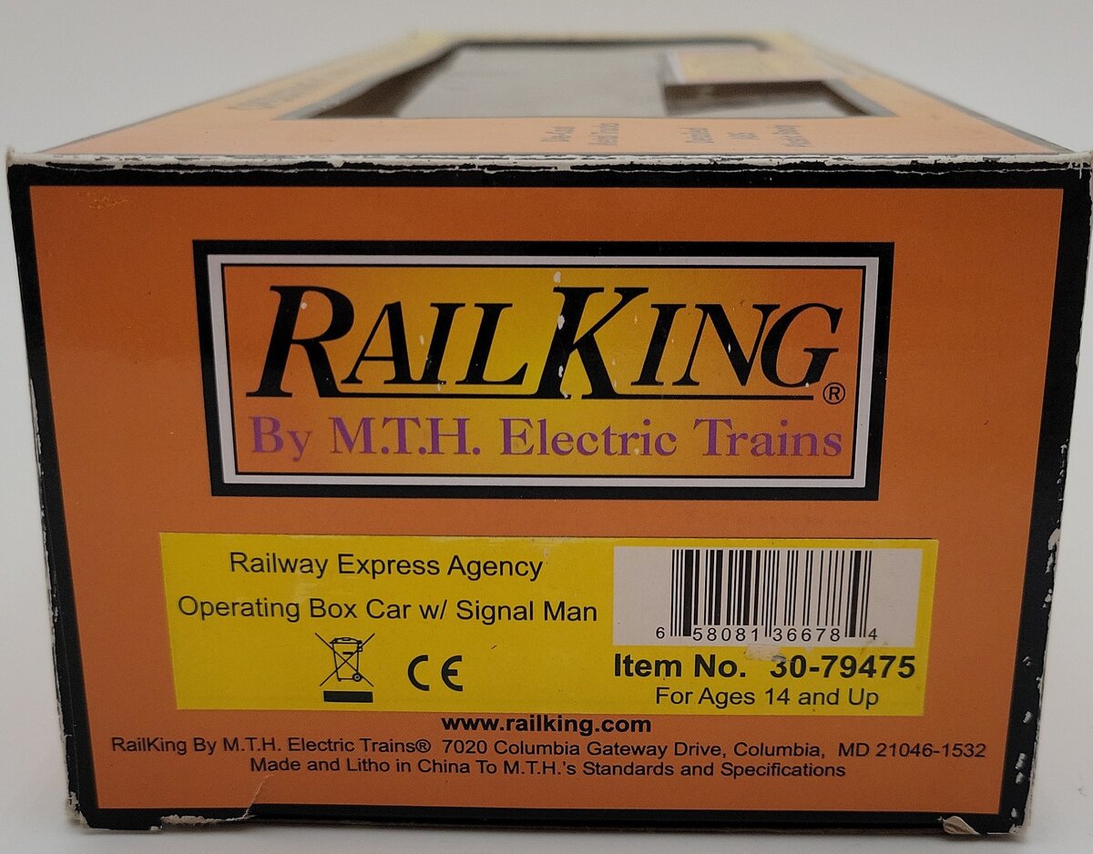 MTH 30-79475 O Railway Express Agency Operating Boxcar with Signal Man #6542     LN/Box