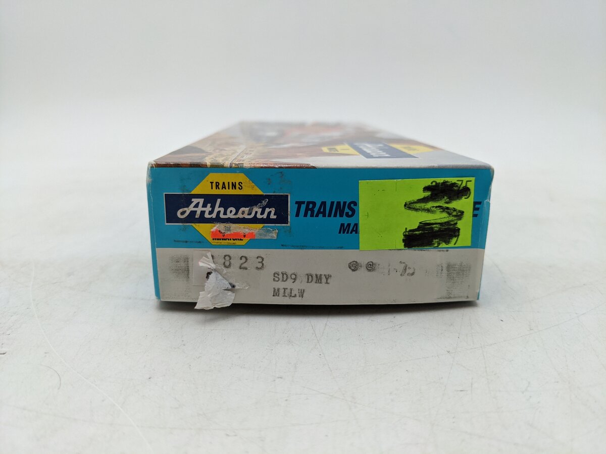 Athearn 3823 HO Milwaukee SD9 Dummy Diesel Locomotive #543 VG/Box