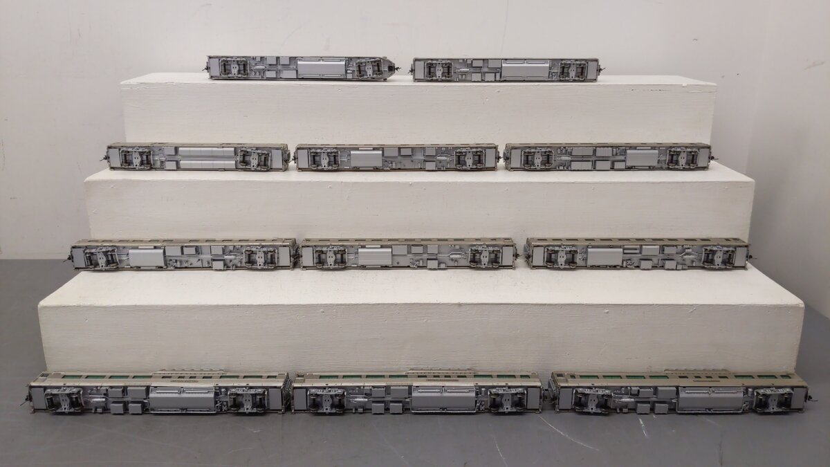 Broadway Limited 700 HO California Zephyr 11-Car Mixed Passenger Set LN/Box