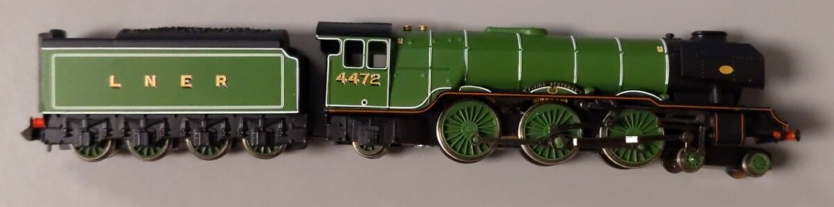 Graham Farish 372-379 N Scale LNER 4-6-2 A3 Flying Scotsman Steam Loco #4472 LN/Box
