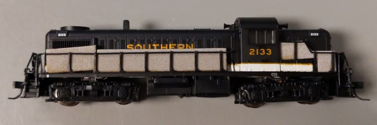 Atlas 42107 N Scale Southern Railway RS-3 Diesel Locomotive #2133 LN/Box