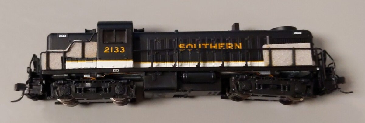 Atlas 42107 N Scale Southern Railway RS-3 Diesel Locomotive #2133 LN/Box