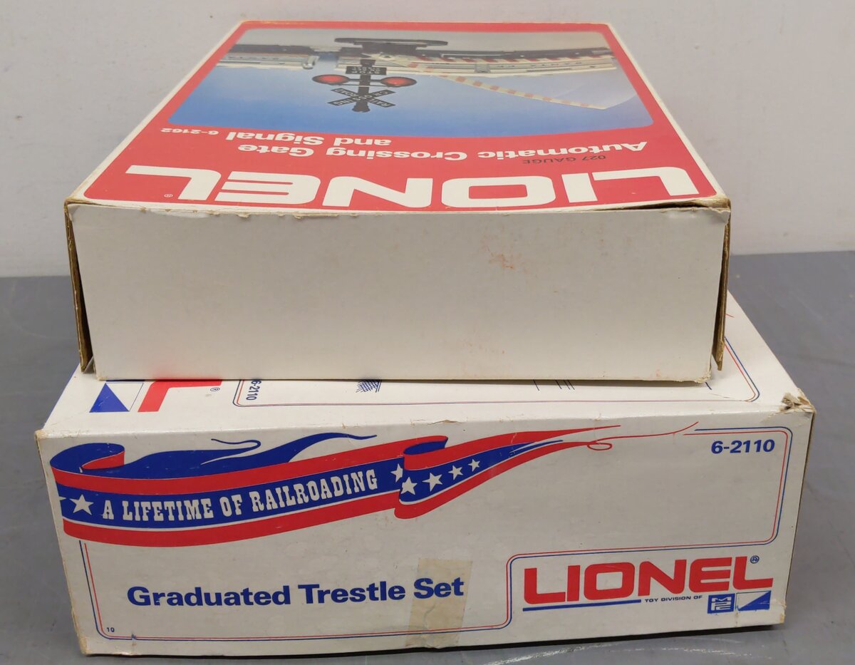 Lionel 6-2110 / 6-2162 O27 Gauge Assorted Accessories [2] VG/Box