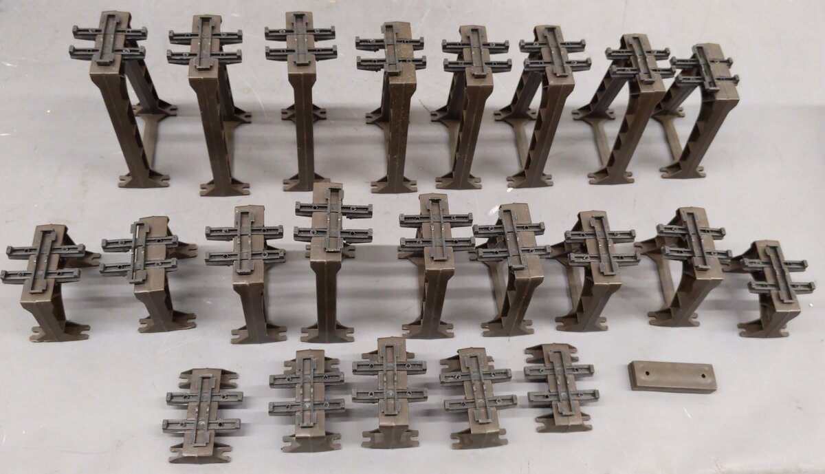 Lionel 6-2110 / 6-2162 O27 Gauge Assorted Accessories [2] VG/Box