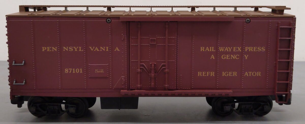 Lionel 8-87101 G Scale Pennsylvania Railroad REA Reefer EX/Box