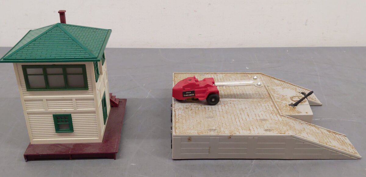 Lionel 445/460 Vintage O Gauge Switch Tower & Piggyback Loader Platform [2]