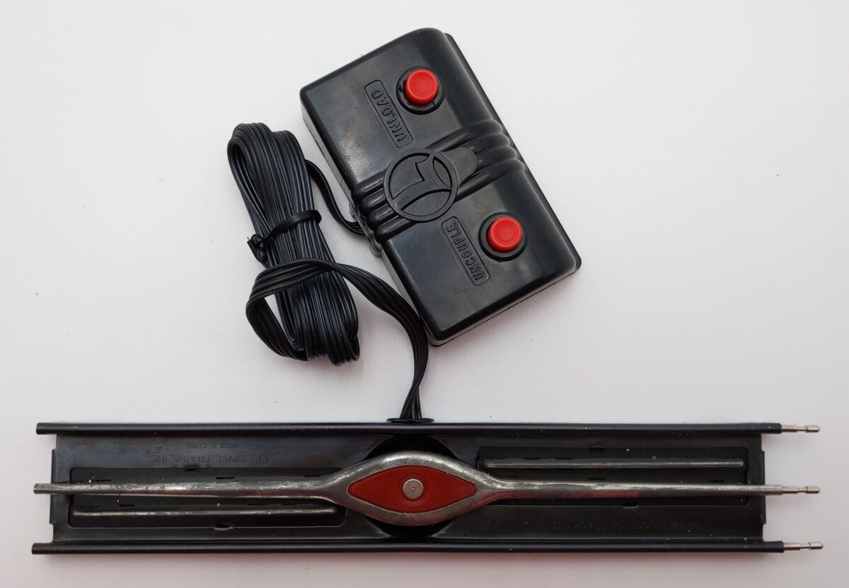 Lionel 6-12746 O27 Gauge Operating Uncoupling Remote Control Track EX/Box