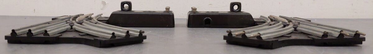 Lionel O22 Vintage O Left-Hand & Right-Hand Remote Control Switches (Pair of 2) VG/Box