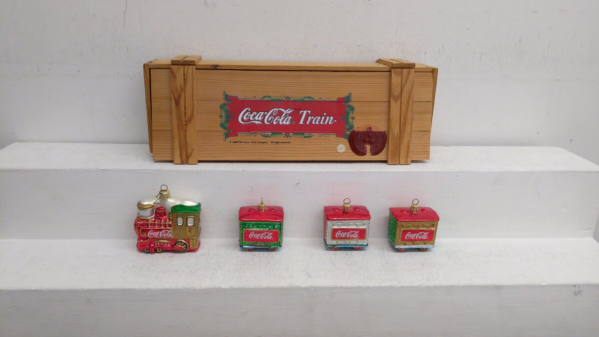 Polonaise Vintage Coca-Cola Train Christmas Ornament set EX/Box