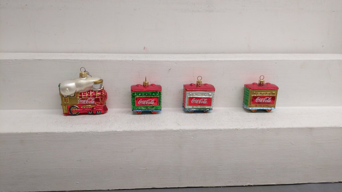 Polonaise Vintage Coca-Cola Train Christmas Ornament set EX/Box