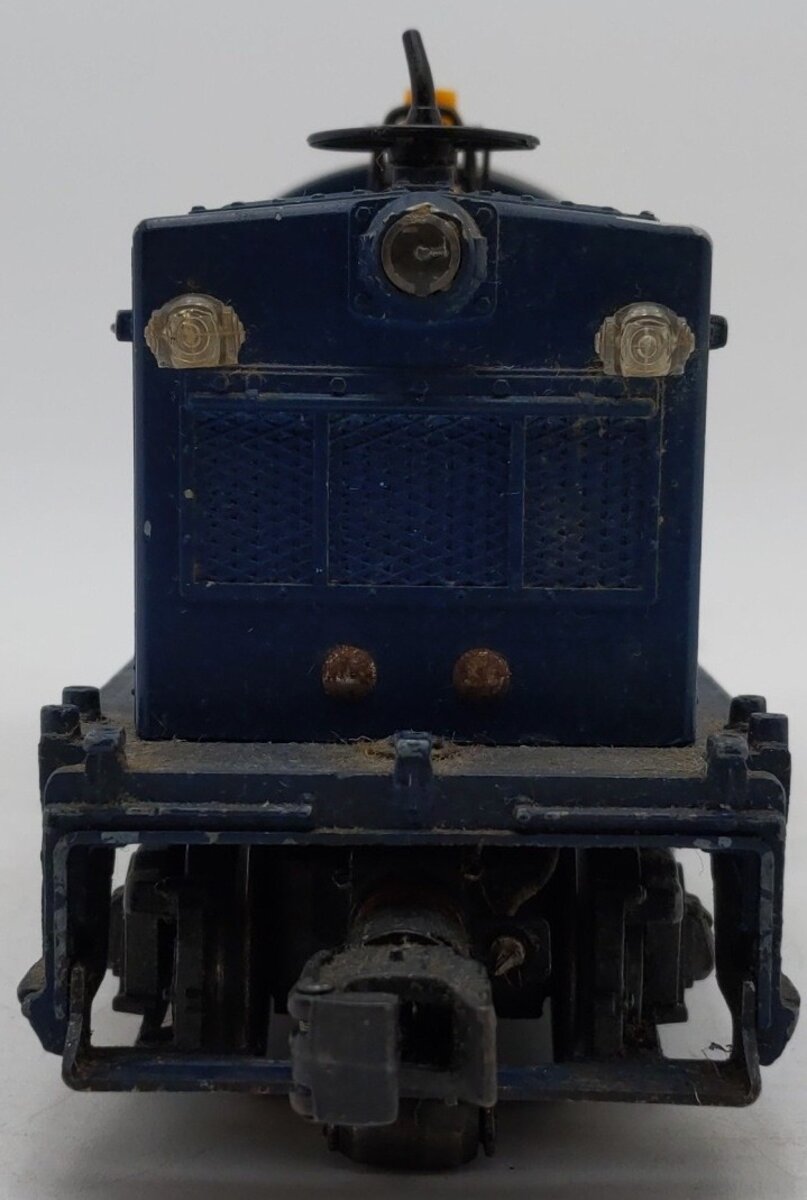 Lionel 624 Vintage O Chesapeake & Ohio NW-2 Powered Diesel Locomotive