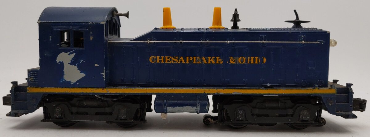 Lionel 624 Vintage O Chesapeake & Ohio NW-2 Powered Diesel Locomotive