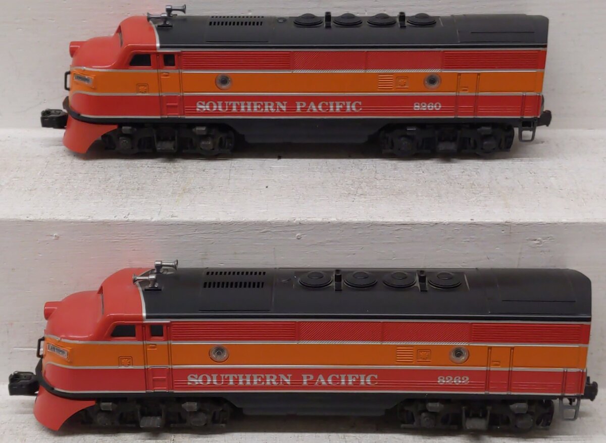 Lionel 6-8260 O Gauge Southern Pacific F3 AA Diesel Locomotive Set #8260/8262 EX/Box