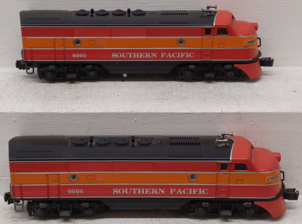Lionel 6-8260 O Gauge Southern Pacific F3 AA Diesel Locomotive Set #8260/8262 EX/Box