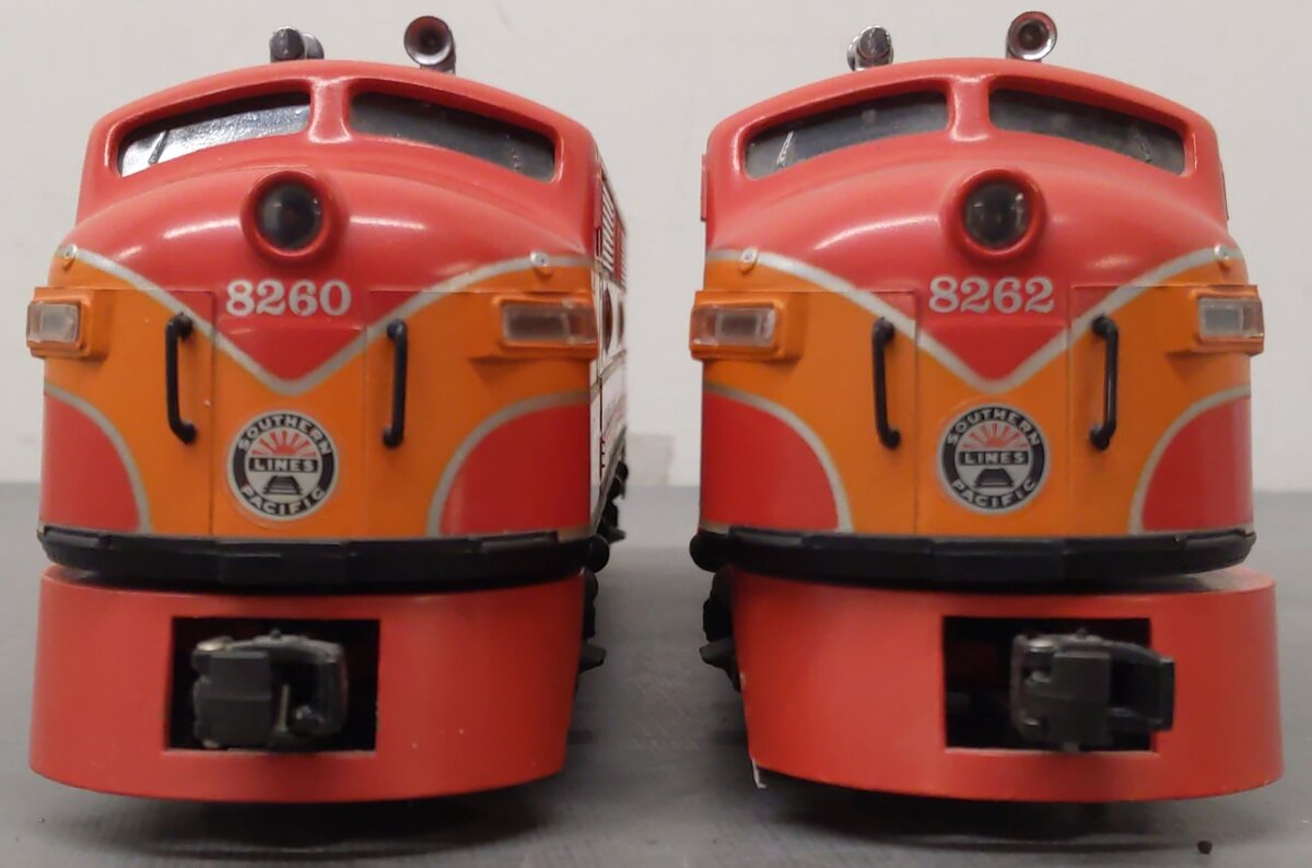 Lionel 6-8260 O Gauge Southern Pacific F3 AA Diesel Locomotive Set #8260/8262 EX/Box