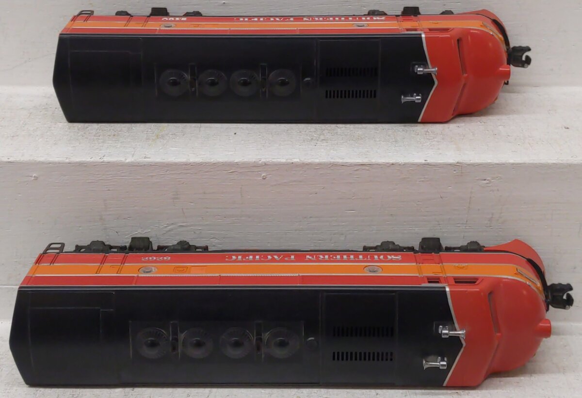 Lionel 6-8260 O Gauge Southern Pacific F3 AA Diesel Locomotive Set #8260/8262 EX/Box