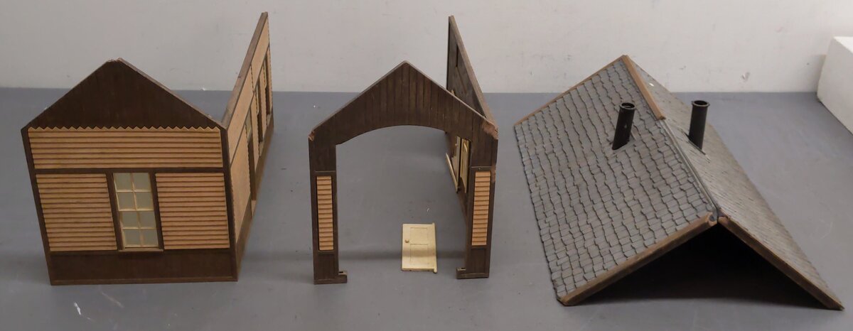Pola G Scale Train House VG